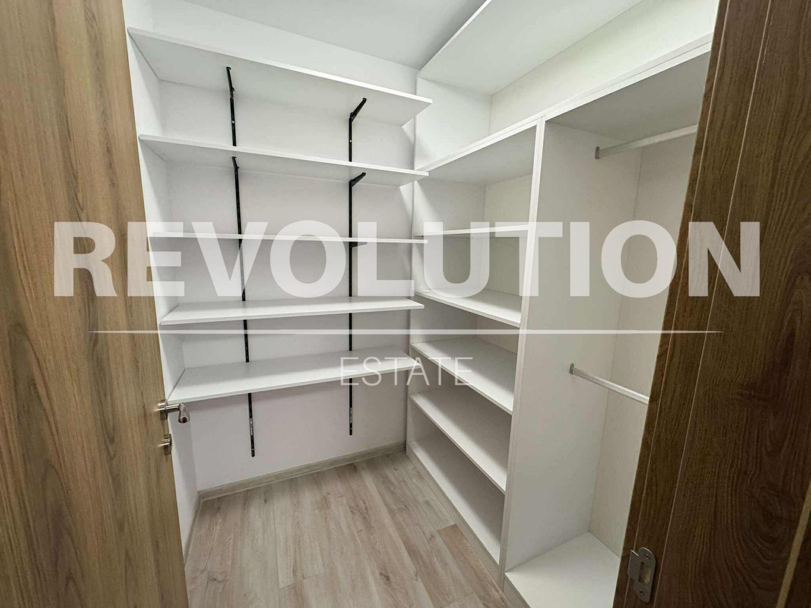 Дава под наем 2-СТАЕН, гр. Варна, Център, снимка 6 - Апартаменти - 53627945