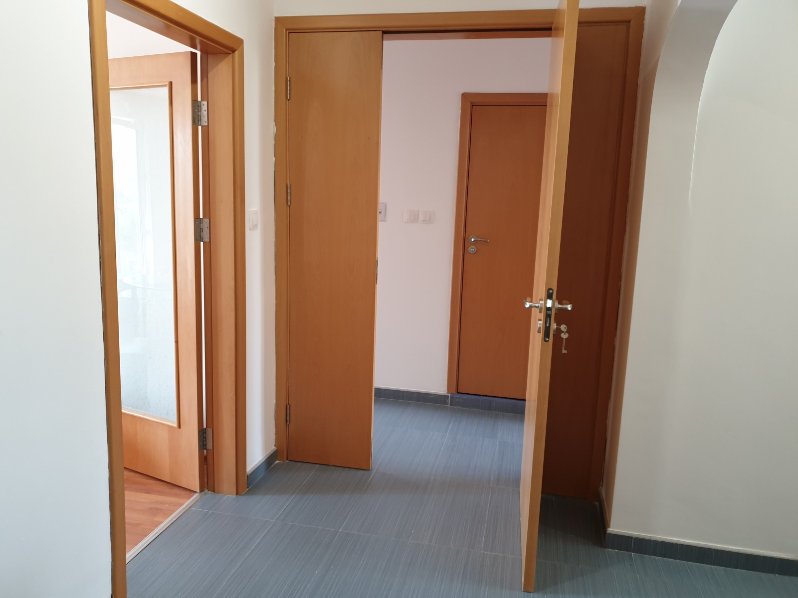 Дава под наем 3-СТАЕН, гр. София, Хиподрума, снимка 13 - Апартаменти - 56285938