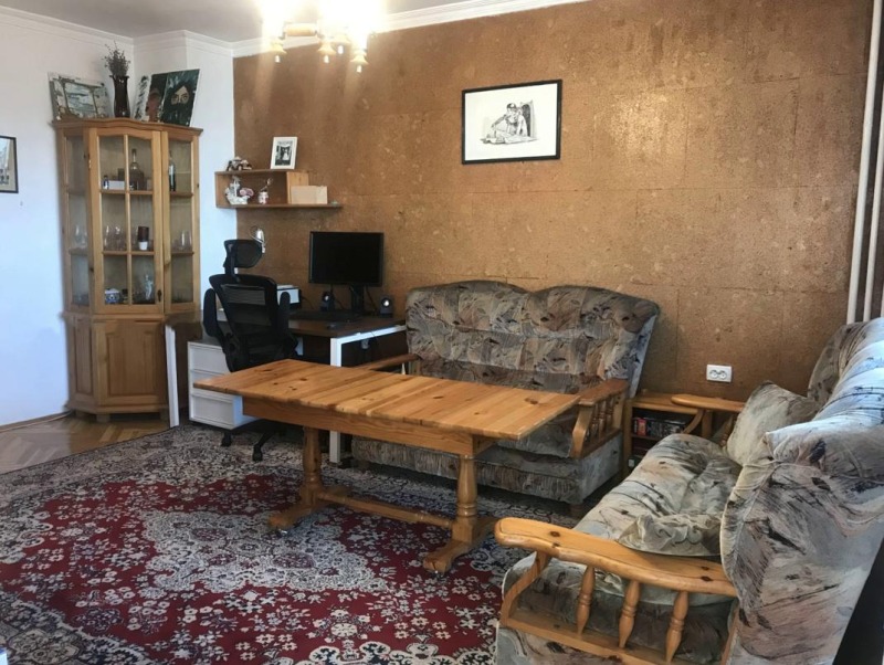 Дава под наем 3-СТАЕН, гр. София, Красно село