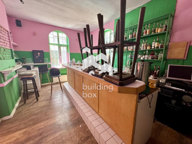 Издаје се  Бар; кафић Софија , Центар , 115 м2 | 81641040