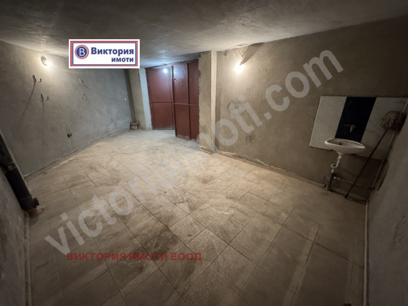 Дава под Наем ГАРАЖ в град Велико Търново, Център - 23 кв.м / 70 € » 136.91 лв., ВИКТОРИЯ ИМОТИ ЕООД