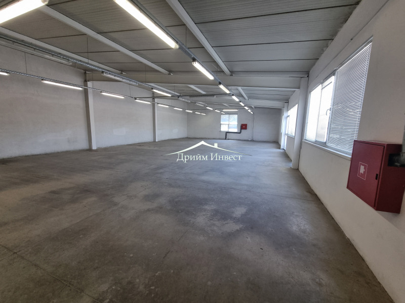 Дава под Наем СКЛАД в град Пловдив, Индустриална зона - Юг - 300 кв.м / 767 € » 1 500.12 лв., ДРИЙМ ИНВЕСТ