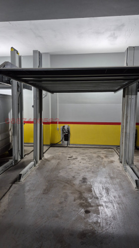Box auto Gratska mahala, Varna 1