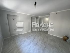 Kontor Kolhozen pazar, Varna