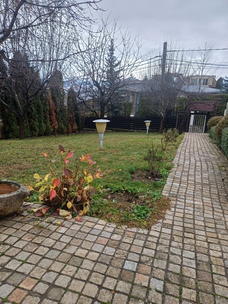 Дава под наем КЪЩА, гр. София, в.з.Киноцентъра, снимка 2 - Къщи - 52590845