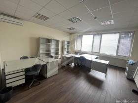 Biuro Baniszora, Sofia 1