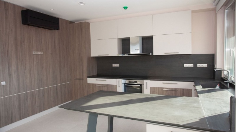Para alugar  Mais de 3 quartos Sofia , Iztok , 320 m² | 28676853