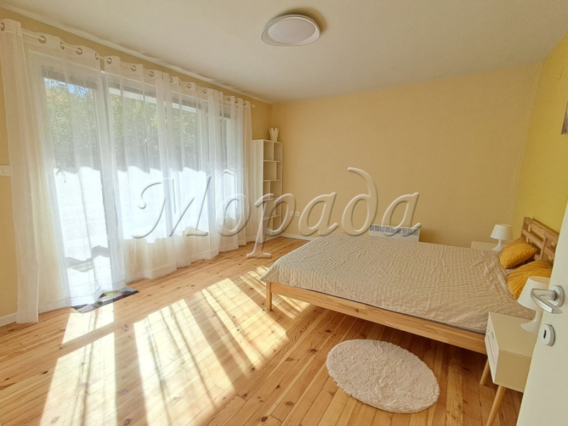 Издаје се  2 спаваће собе Софија , Лозенец , 170 м2 | 96374744 - слика [8]