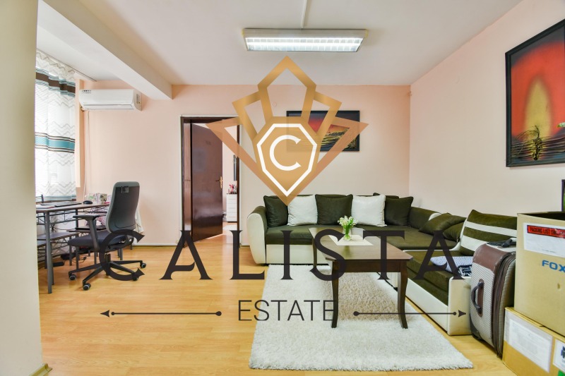 Издаје се  1 спаваћа соба Софија , Центар , 65 м2 | 65028661 - слика [2]