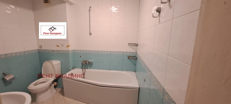 Издаје се  2 спаваће собе Бургас , Центар , 90 м2 | 71595676 - слика [7]