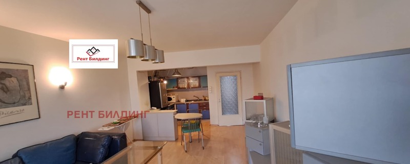 Издаје се  2 спаваће собе Бургас , Центар , 90 м2 | 71595676
