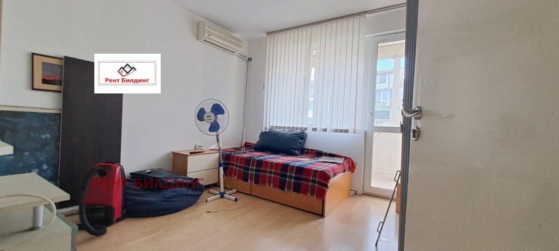 Издаје се  2 спаваће собе Бургас , Центар , 90 м2 | 71595676 - слика [4]