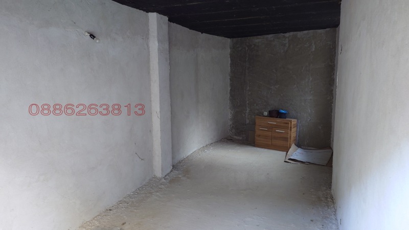 Дава под наем ГАРАЖ, ПАРКОМЯСТО, гр. Плевен, Широк център, снимка 4 - Гаражи и паркоместа - 52783990