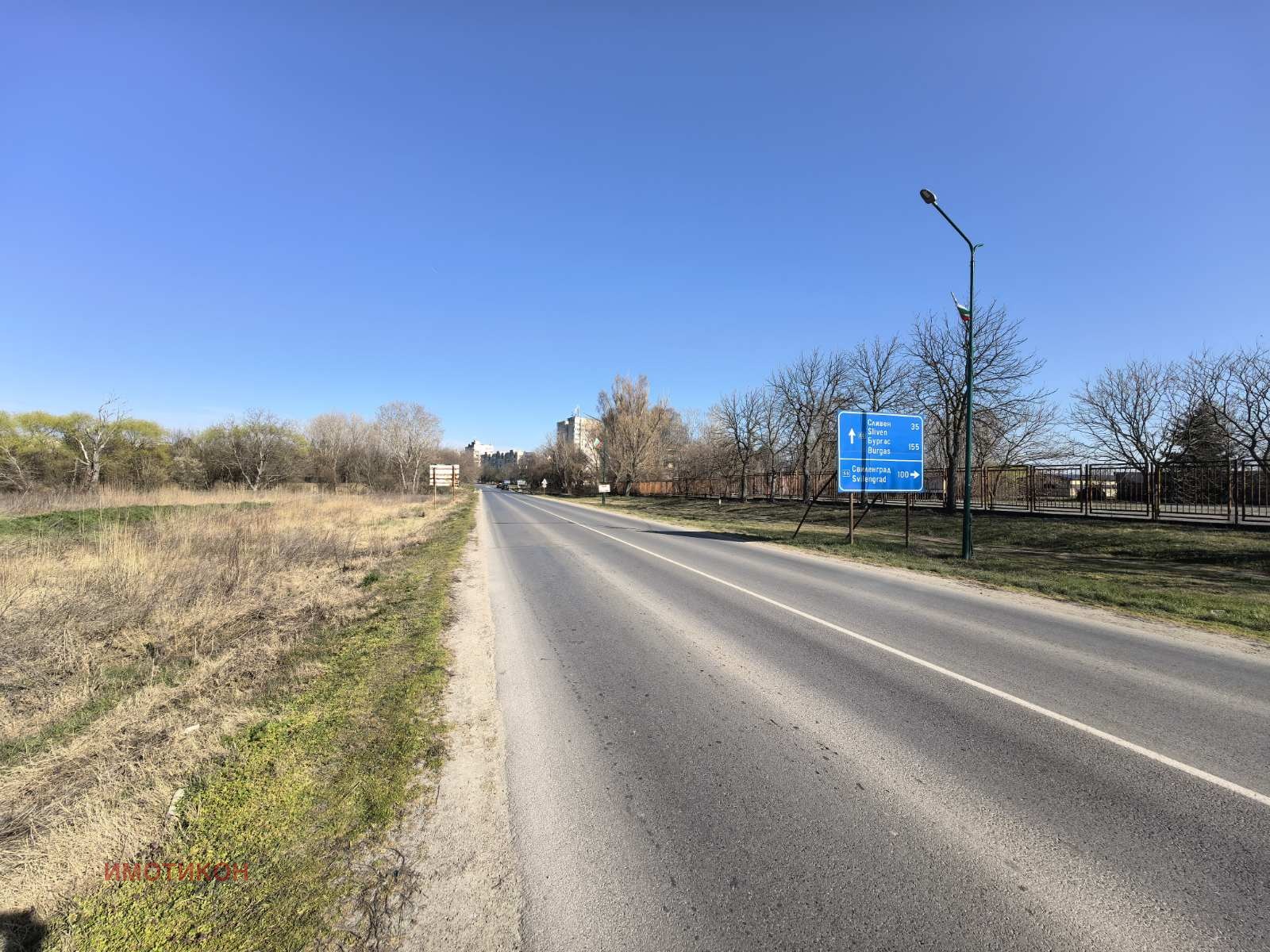 Дава под наем МЯСТО, гр. Нова Загора, област Сливен, снимка 2 - Парцели - 53856069