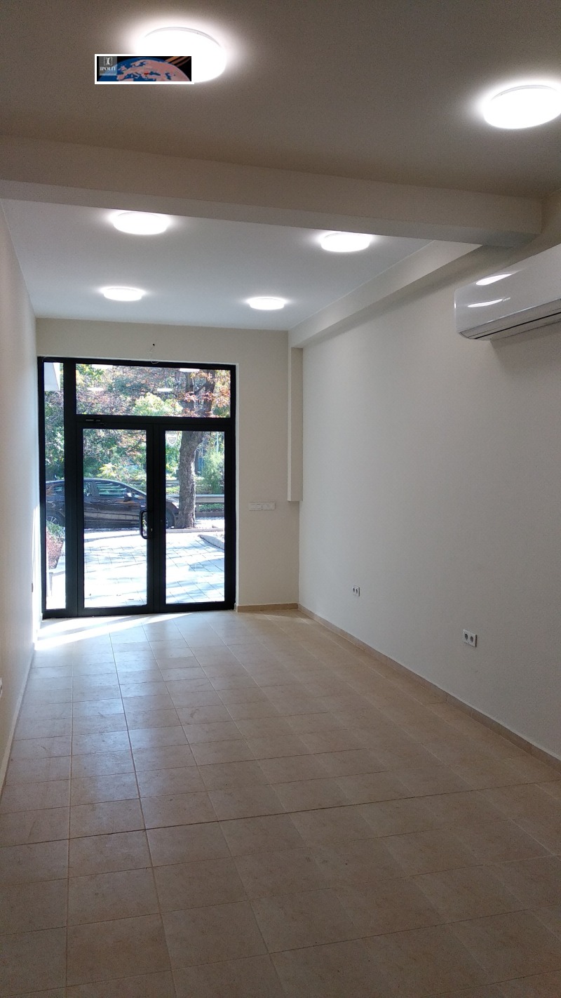 Дава под Наем МАГАЗИН в град София, Център - 50 кв.м / 690 € » 1 349.52 лв., ИПОЛИТ