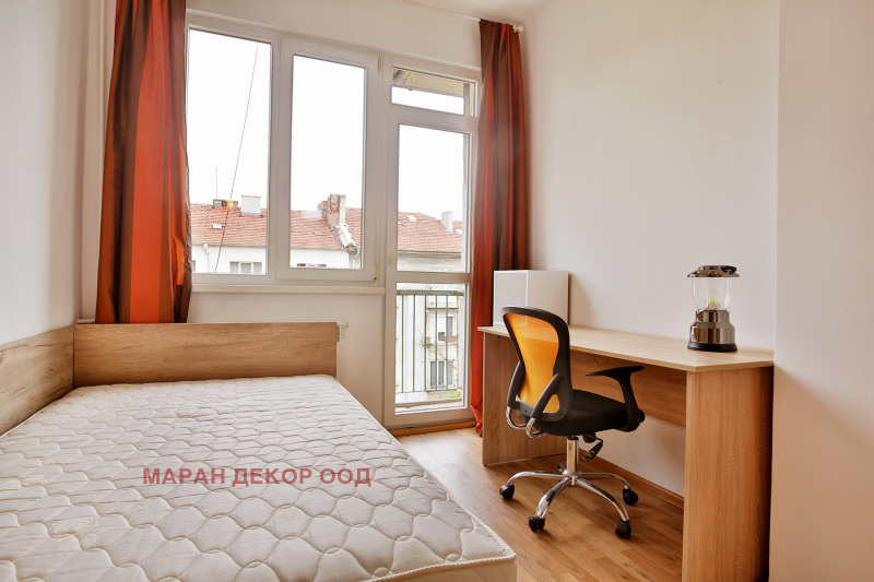 Дава под наем 3-СТАЕН, гр. София, Център