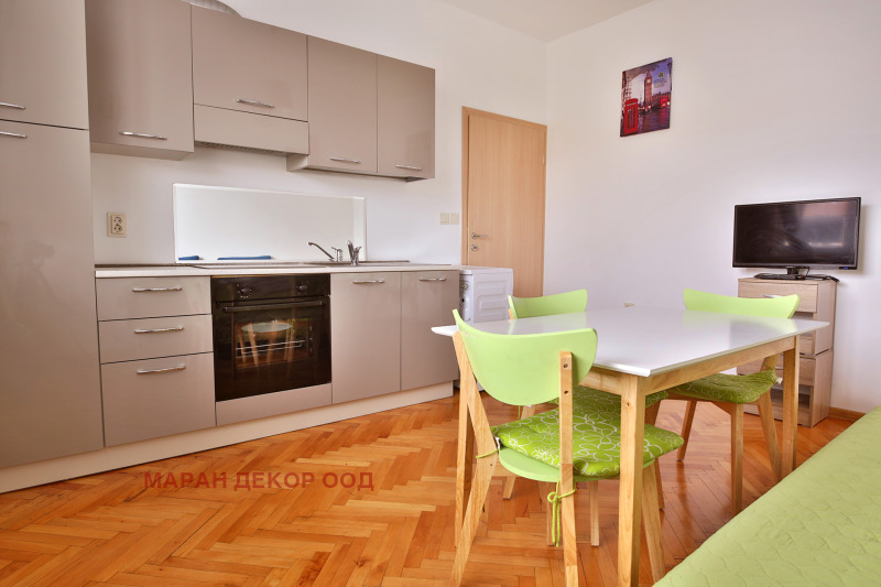 Дава под наем 3-СТАЕН, гр. София, Център, снимка 4 - Апартаменти - 52685935