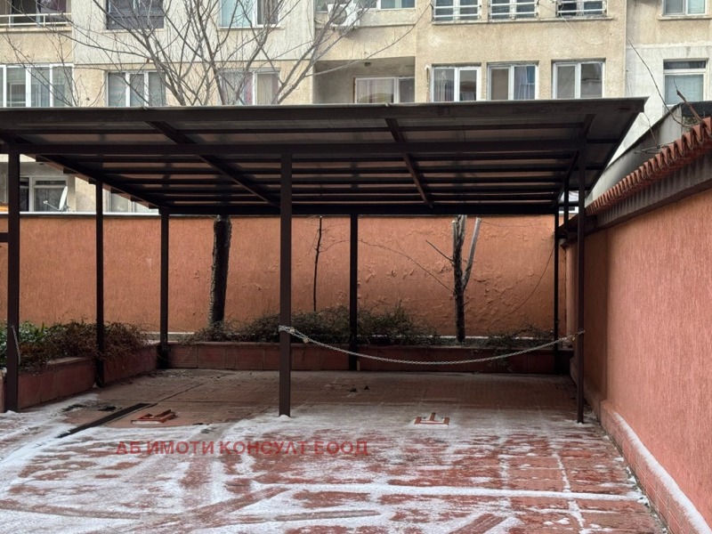 Дава под наем ГАРАЖ, ПАРКОМЯСТО, гр. София, Център