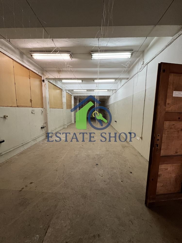 För uthyrning  Industribyggnad Plovdiv , Industrialna zona - Iztok , 74 kvm | 99194681