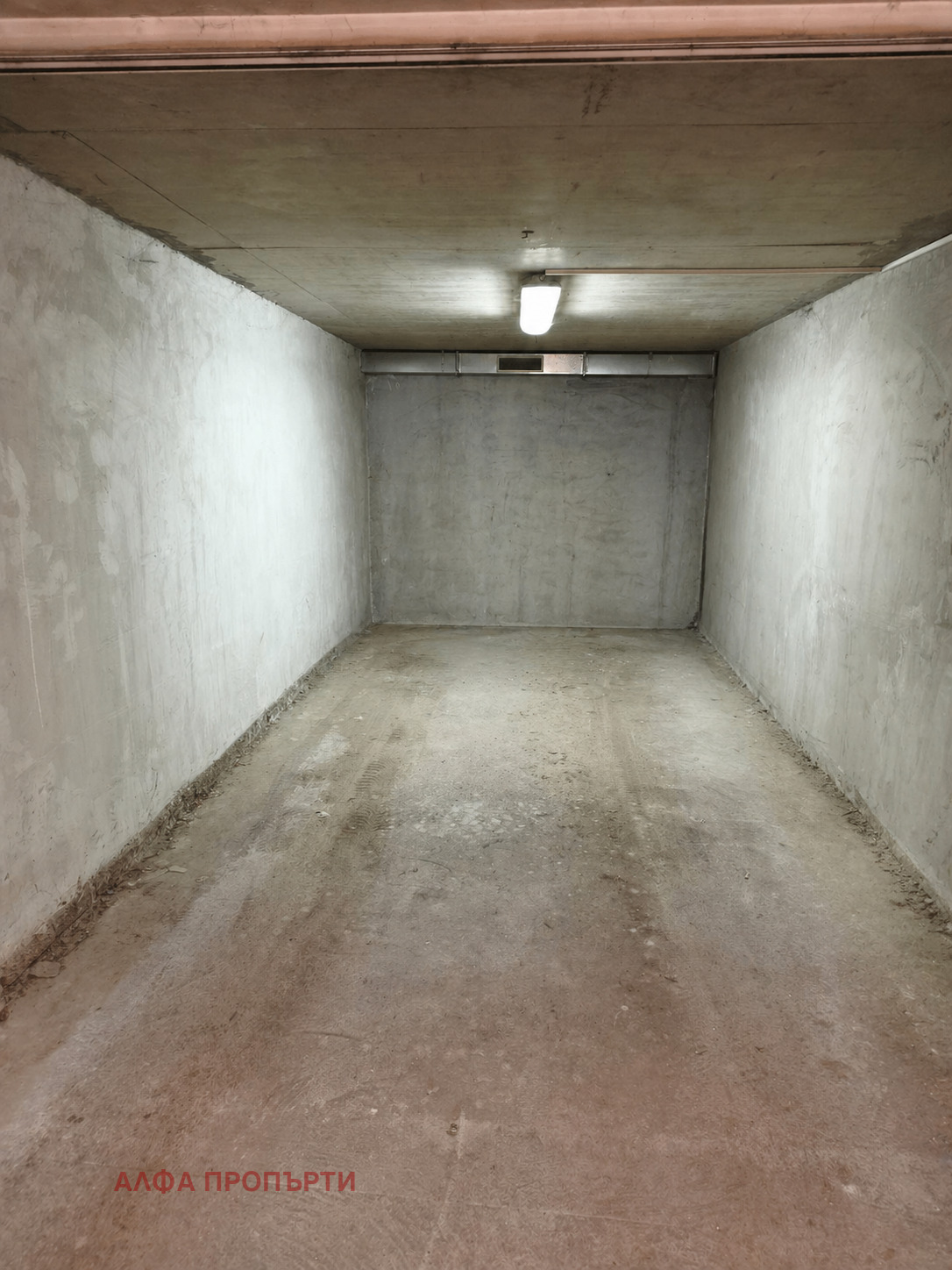 Дава под наем ГАРАЖ, ПАРКОМЯСТО, гр. София, Оборище