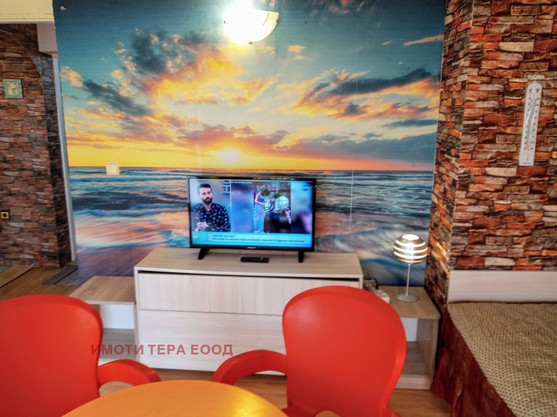 Дава под наем ЕТАЖ ОТ КЪЩА, гр. Варна, Бриз, снимка 9 - Етаж от къща - 53469277