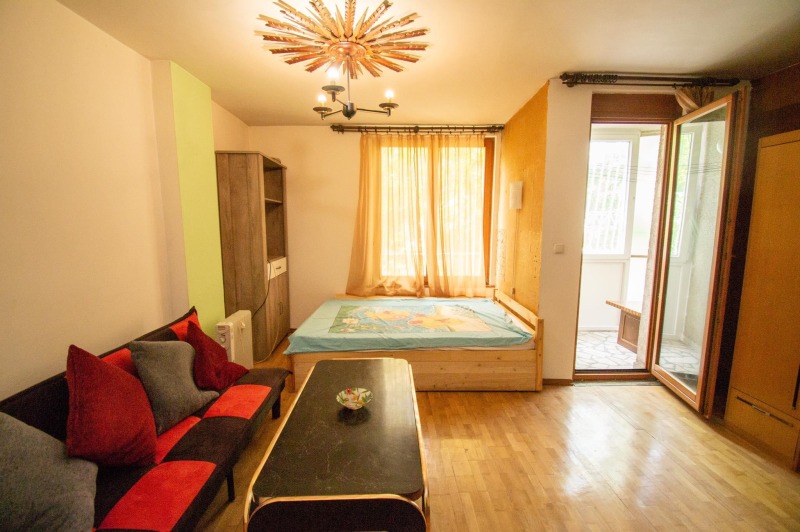 Издаје се  Студио Софија , Гео Милев , 48 м2 | 64662965 - слика [2]