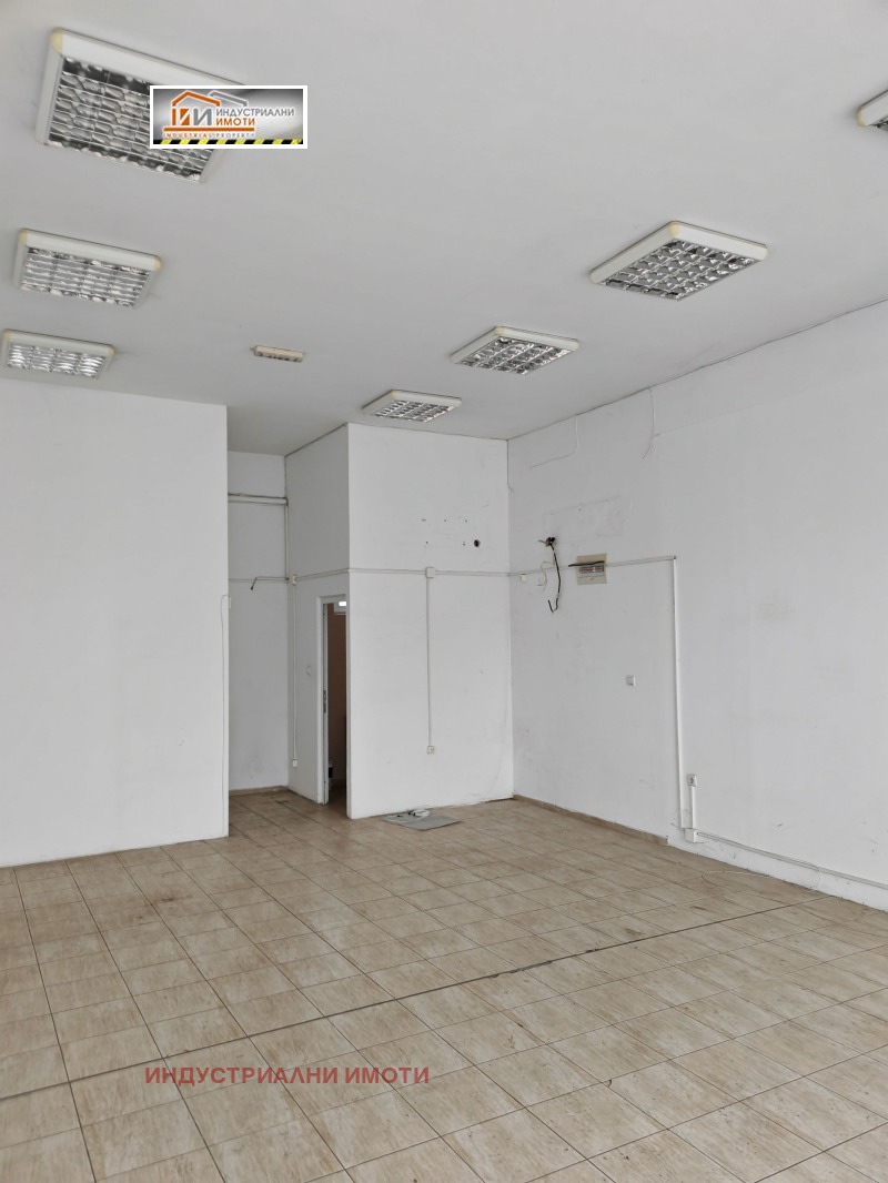 Дава под наем МАГАЗИН, гр. Пловдив, Кукленско шосе, снимка 2 - Магазини - 48959784