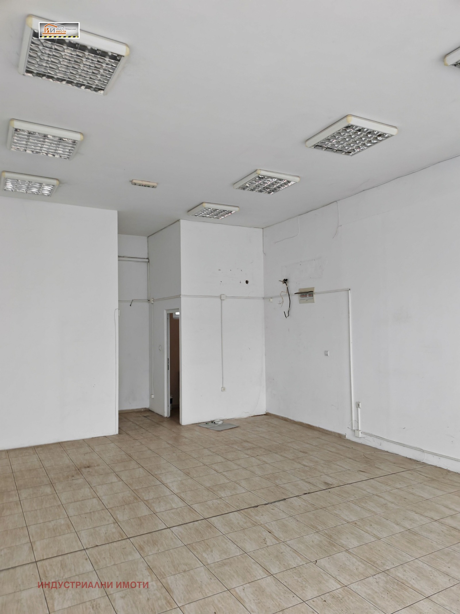 Дава под наем МАГАЗИН, гр. Пловдив, Кукленско шосе, снимка 2 - Магазини - 48959784