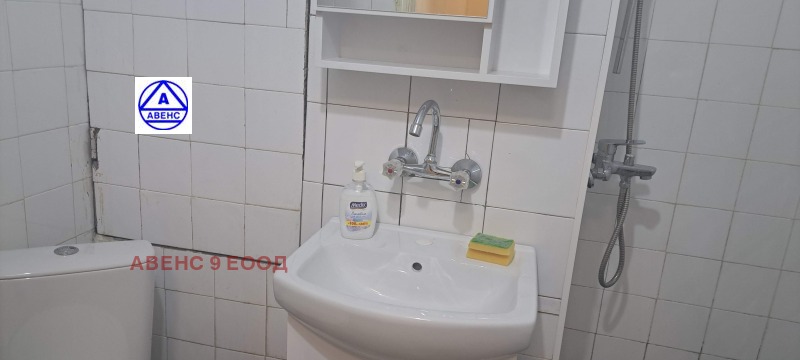 Kiadó  3 hálószobás Pleven , Sirok centar , 100 négyzetméter | 47838101 - kép [3]