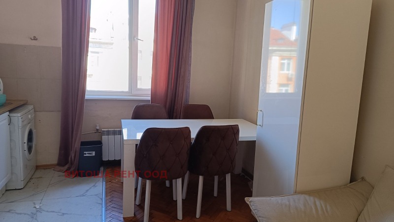 Zu vermieten  2 Schlafzimmer Sofia , Zentar , 75 qm | 81910719 - Bild [4]