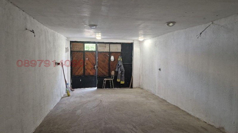 Дава под наем ГАРАЖ, ПАРКОМЯСТО, гр. Благоевград, Струмско, снимка 4 - Гаражи и паркоместа - 52782533