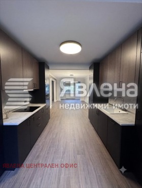 Дава под наем  3-стаен, град София
