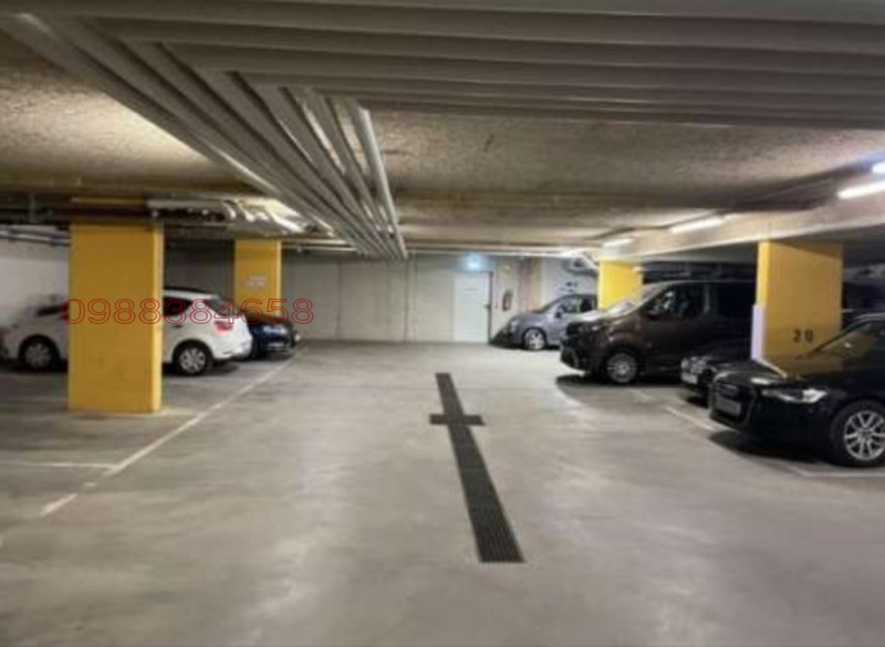 Дава под наем ГАРАЖ, ПАРКОМЯСТО, гр. Пазарджик, Идеален център