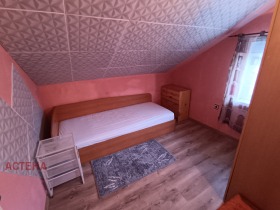 Attic Iztok, Sofia 9