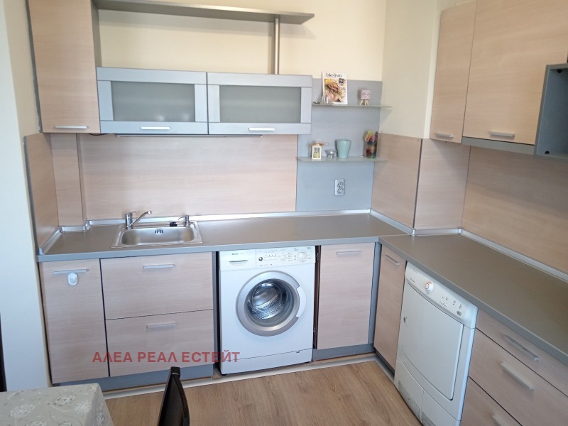 Дава под наем 3-СТАЕН, гр. София, Оборище