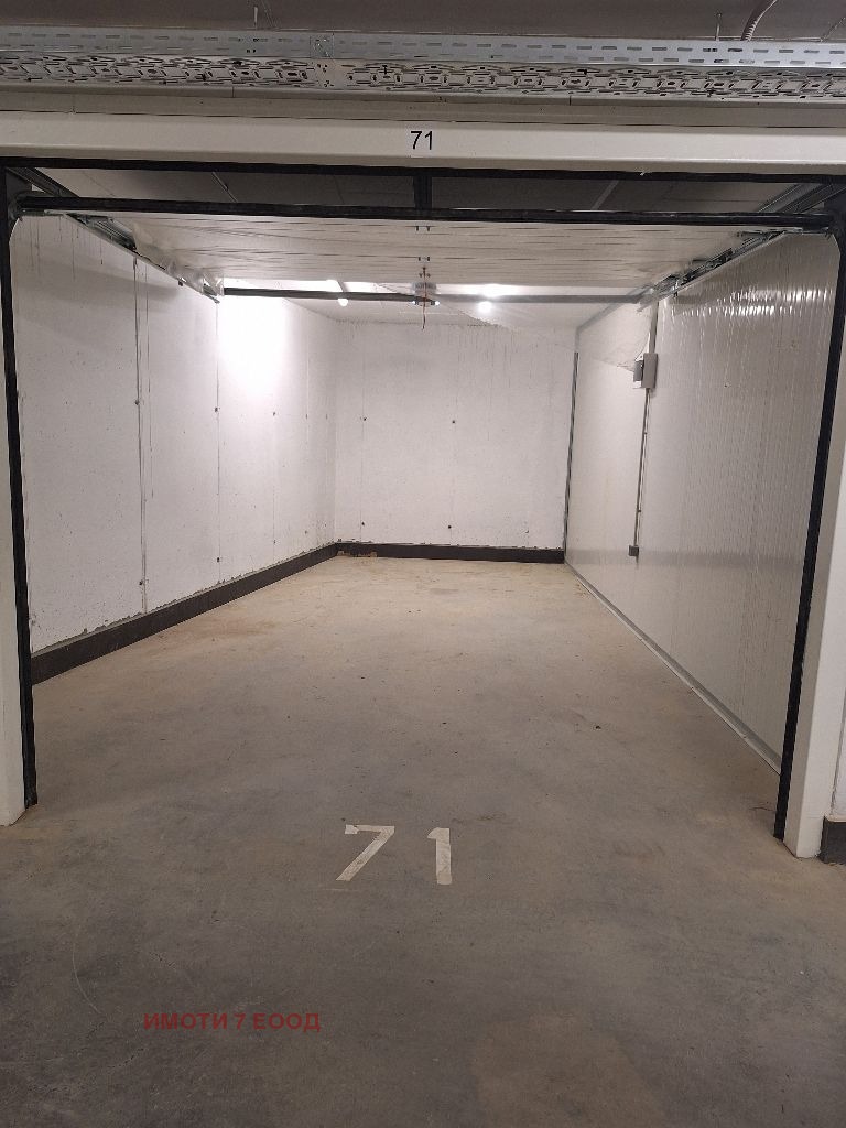 A louer  Garage Sofia , Malinova dolina , 22 m² | 61048896