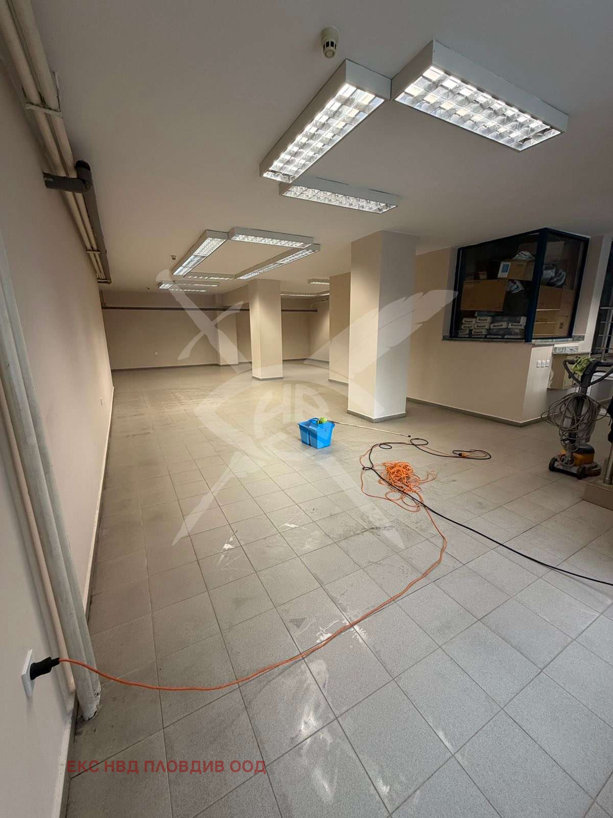 Дава под наем МАГАЗИН, гр. Пловдив, Център, снимка 2 - Магазини - 54297159