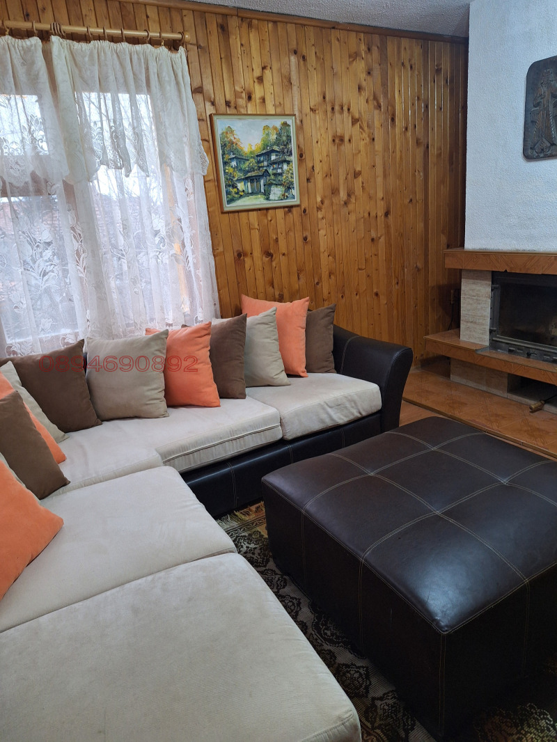 Дава под Наем КЪЩА в област Перник, с. Кладница - 240 кв.м / 770 € » 1 505.99 лв.