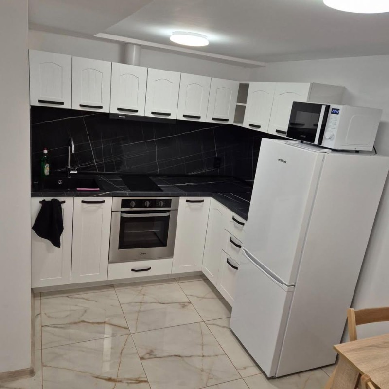 Издаје се  1 спаваћа соба Варна , Бриз , 40 м2 | 36246860