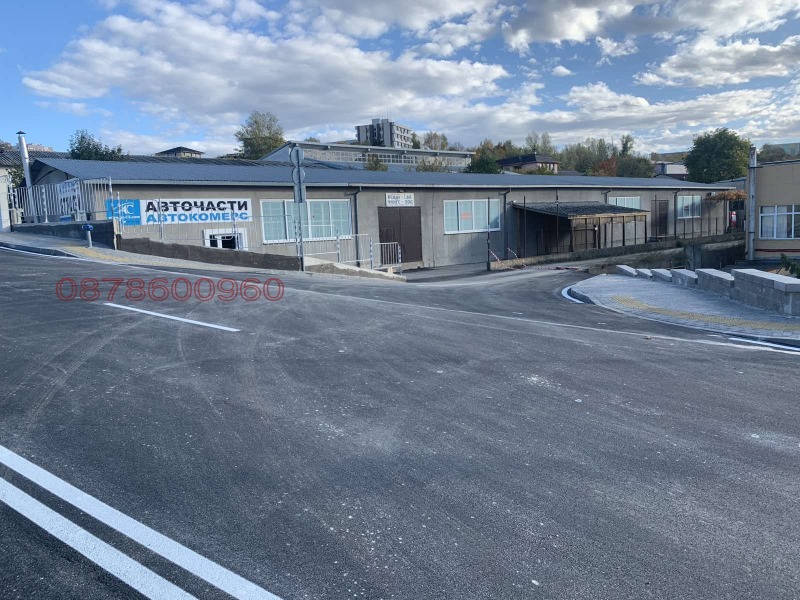 Дава под наем ПРОМ. ПОМЕЩЕНИЕ, гр. Благоевград, Широк център