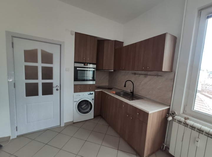 Дава под наем 2-СТАЕН, гр. София, Център