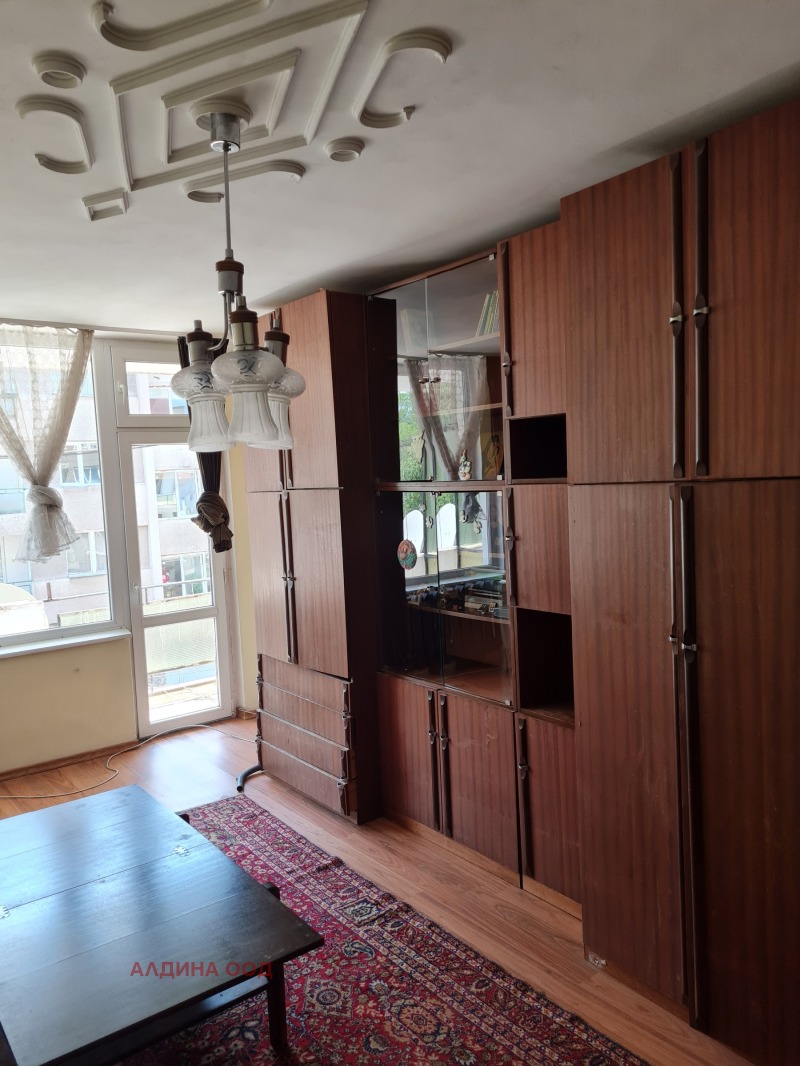 Zu vermieten  1 Schlafzimmer Pernik , Zentar , 72 qm | 64018292 - Bild [3]