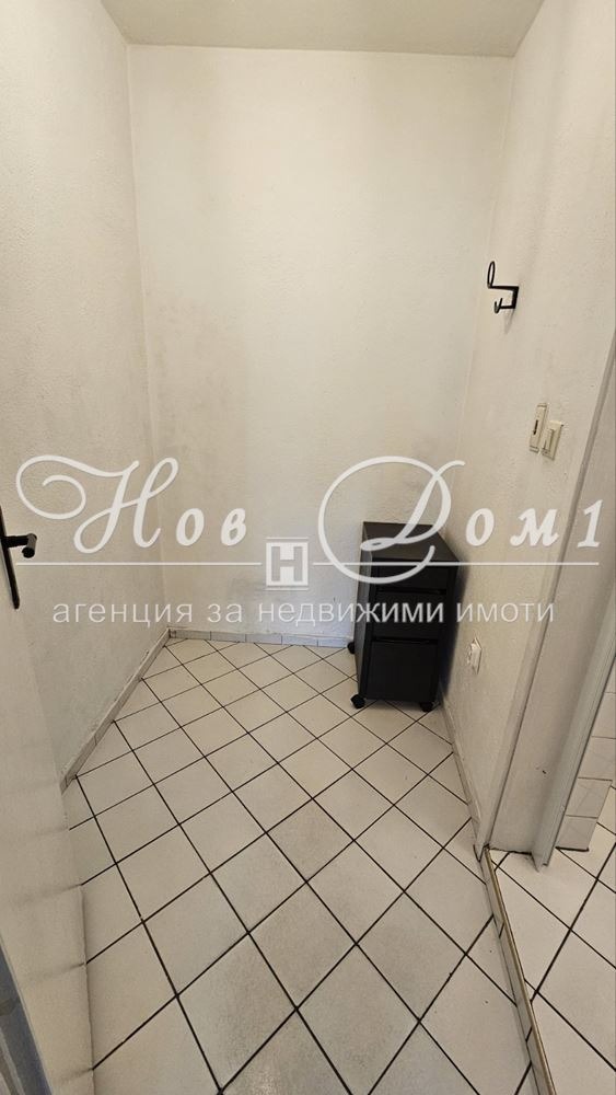 Дава под наем МАГАЗИН, гр. Варна, Зимно кино Тракия, снимка 4 - Магазини - 54411967