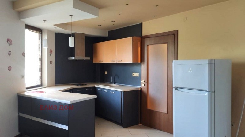 Дава под наем  3-стаен град Варна , Спортна зала , 125 кв.м | 73019053