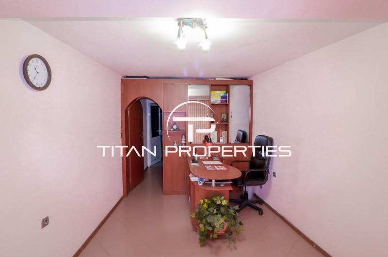 Дава под Наем ОФИС в град Варна, Погреби - 33 кв.м / 250 € » 488.96 лв., ТИТАН ПРОПЪРТИС ВАРНА