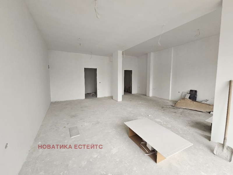 Дава под Наем ОФИС в град София, ж.гр.Южен парк - 70 кв.м / 1 000 € » 1 955.83 лв., НОВАТИКА ЕСТЕЙТС