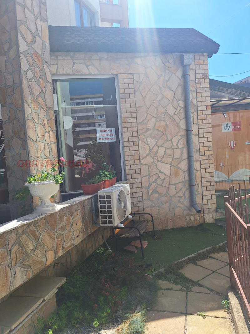 A louer  Boutique Dobritch , Tsentar , 30 m² | 11062079