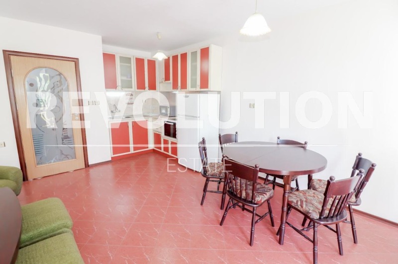 Дава под нем  3-стаен, град Варна, Базар Левски •  600 EUR • ID 99125320 — holmes.bg - [1] 