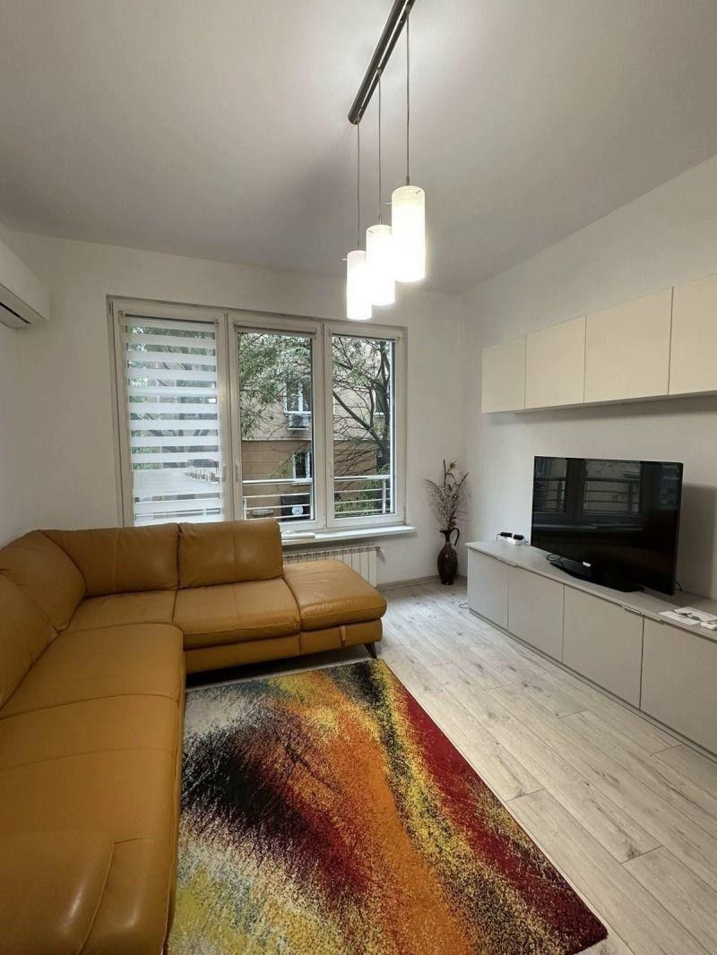 A louer  1 chambre Sofia , Doktorski pametnik , 55 m² | 39134801