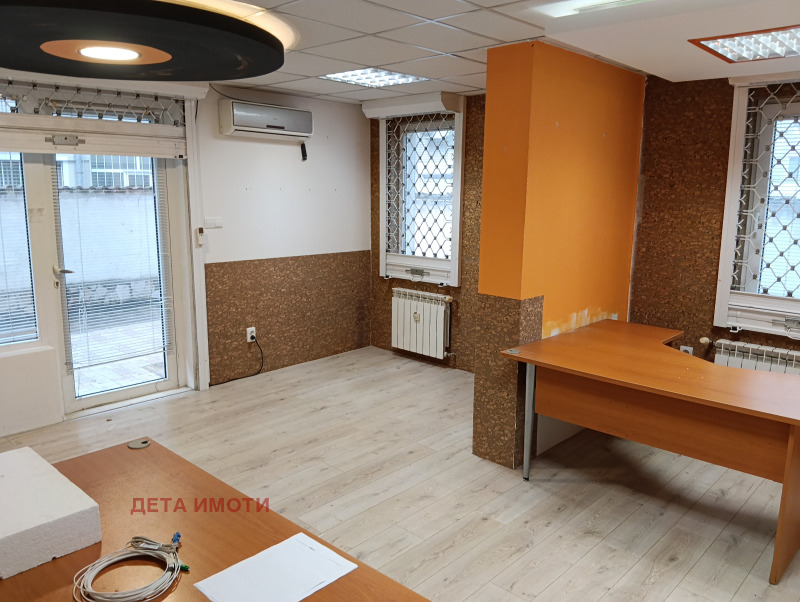 Дава под Наем ОФИС в град София, Стрелбище - 50 кв.м / 385 € » 752.99 лв., ДЕТА ИМОТИ